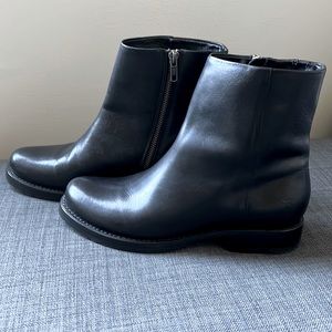 Frye Veronica Ankle Zip Boot 8